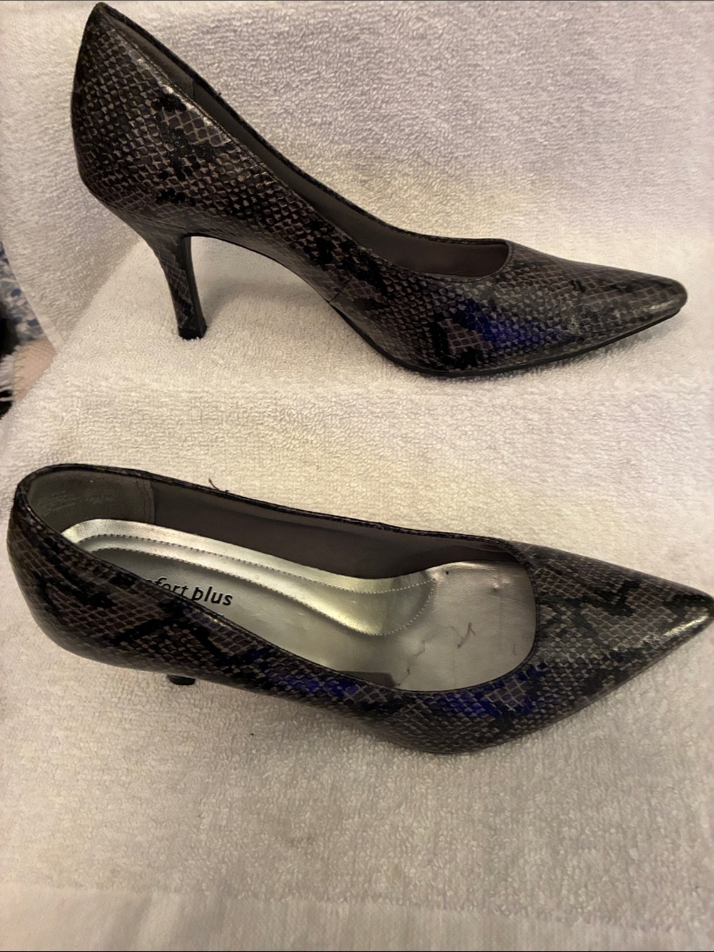 Comfort plus Classic Pointed-Toe Snake Print Pumps - Black